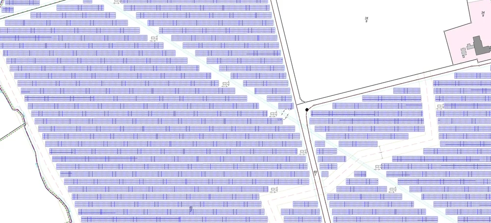 Excerpt from a SolPEG module layout with construction areas, module rows and technical infrastructure